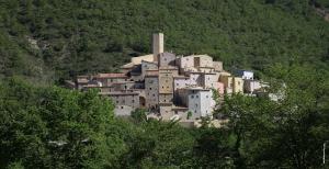  Vue de Castello di Postignano 